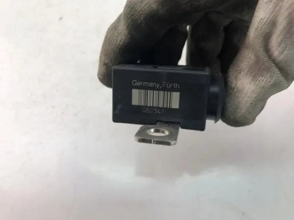 Relais OEM D90765 pour Audi Q5 (8R) 2008 image 3