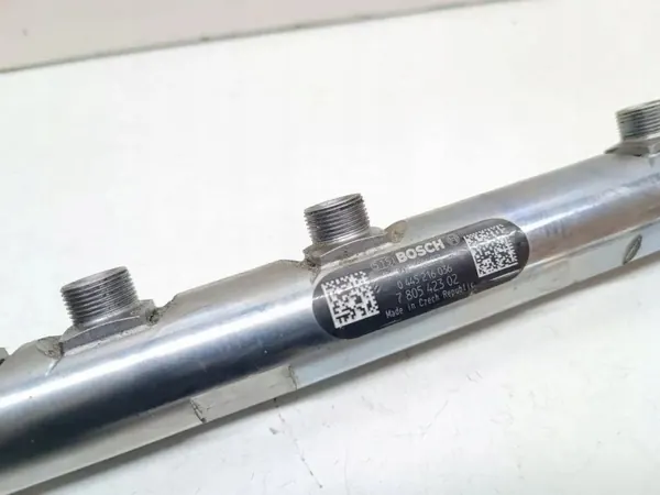 BMW OE 0445216036 Einspritzschiene gebraucht image 3
