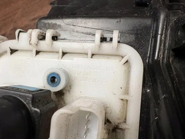 Tanque AdBlue usado OEM 9817154080 para Toyota Proace image 10