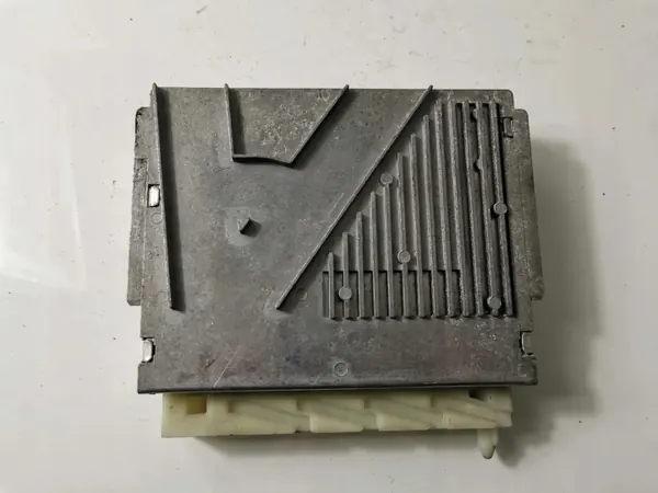 Ordinateur de boîte Volvo OE d'occasion OEM 22563933 image 4