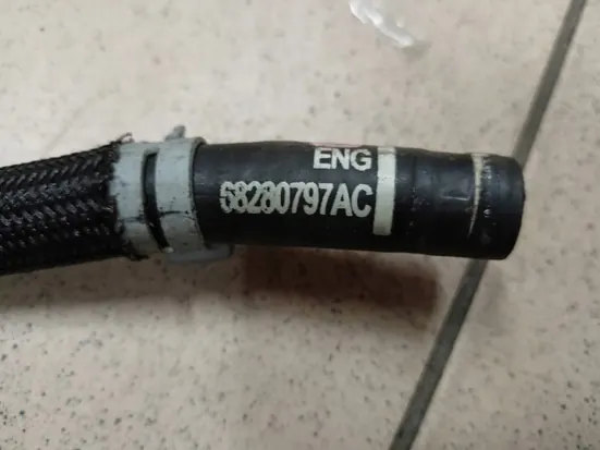 Durite d'entrée réservoir liquide de refroidissement OEM 68280797AC Jeep image 3