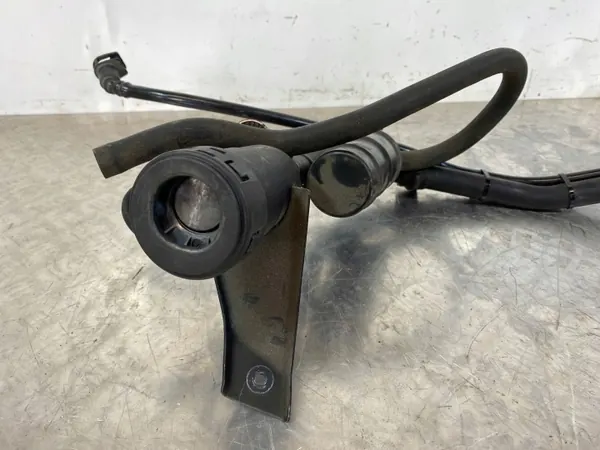 Jeep Kraftstoff-Einfüllstutzen OEM P68461478AB - Gebraucht image 6