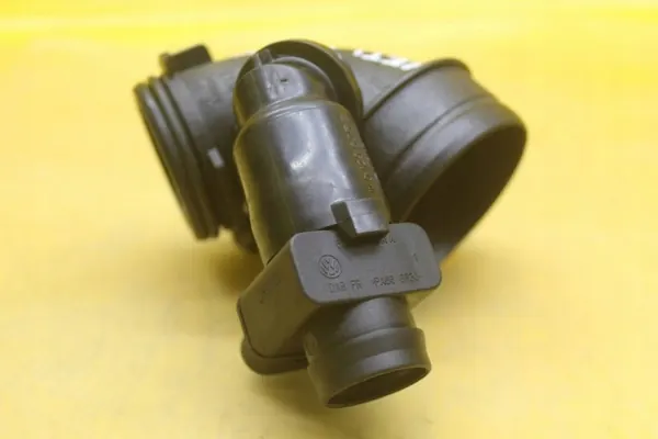 Ansaugrohr OEM 1K0129635C für Skoda Yeti image 10