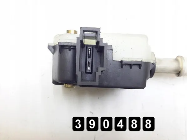 Bränsletanklucka Motor SKODA SUPERB I 3B0959781D image 2