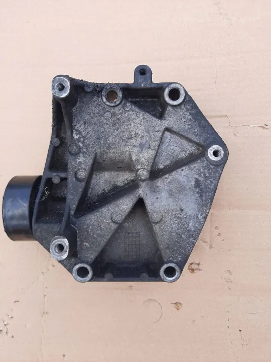Support compresseur clim OEM 55187675 pour Opel Vectra C image 2