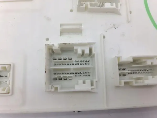 Module Confort Infiniti OEM A1569007702 pour Q30 2.0L image 5