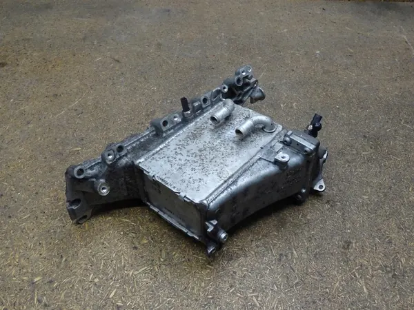 AUDI A3 8V GOLF VII LEON 1.6 TDI Coletor de admissão 04L129766H image 2