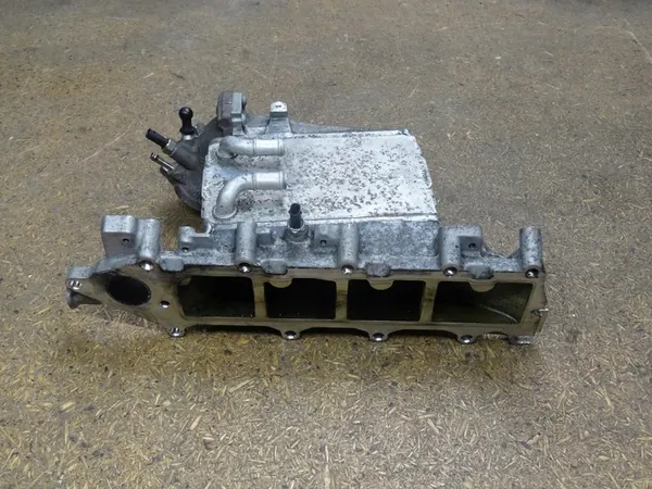 AUDI A3 8V GOLF VII LEON 1.6 TDI Coletor de admissão 04L129766H image 3