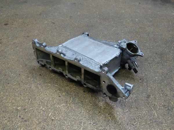 AUDI A3 8V GOLF VII LEON 1.6 TDI Coletor de admissão 04L129766H image 4