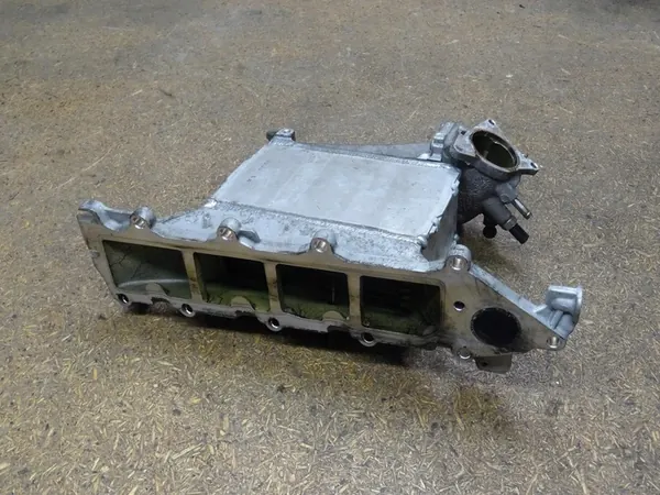 AUDI A3 8V GOLF VII LEON 1.6 TDI Coletor de admissão 04L129766H image 5