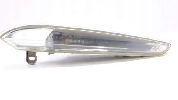Indicateur avant droit CITROEN DS5 image 1