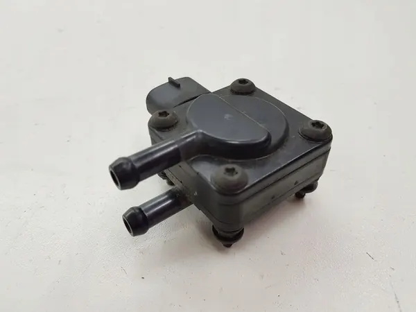 Pakokaasupaineanturi Hyundai Tucson JM 2007 OEM 3921027401 image 3