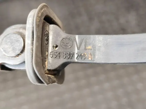 OEM 654837249A Batente de Porta Dianteiro Esquerdo Skoda Scala image 4