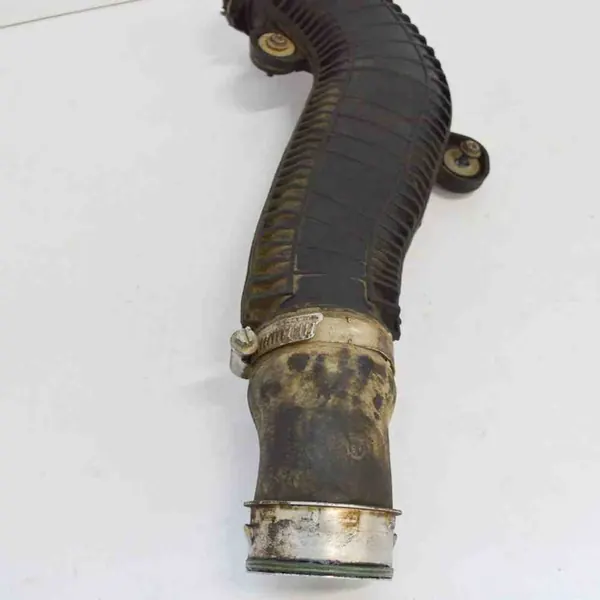 Oikea intercooler-putki VW PASSAT B6 1.8L bensiini 1K0145840R image 4