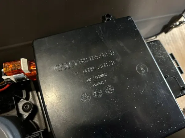 Mittelkonsole Armauflage Audi A4 B8 OEM Lochow-310900- image 4