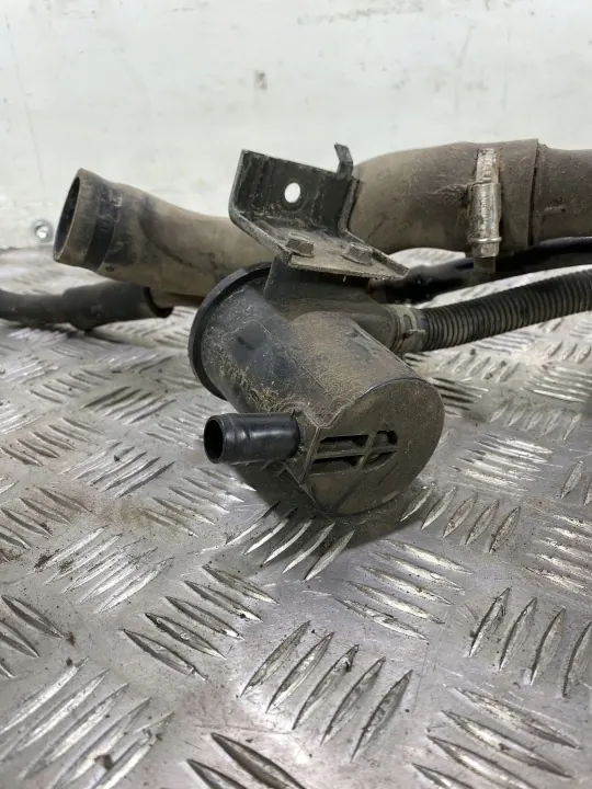 Kia OE Bränslefyllningshals OEM FBZ20174 - Begagnad image 4