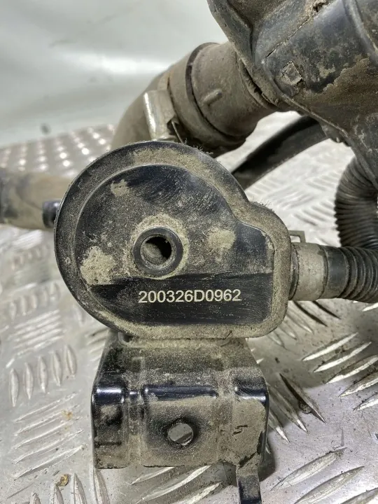 Kia OE Bränslefyllningshals OEM FBZ20174 - Begagnad image 5