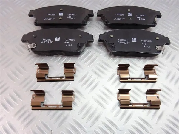 Fram bromsbelägg OEM 13412810 för Opel Zafira C image 2