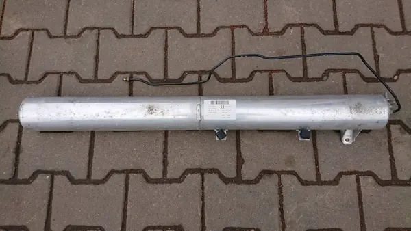 Porsche ilmasäiliö OEM 95B616201 - Käytetty image 2