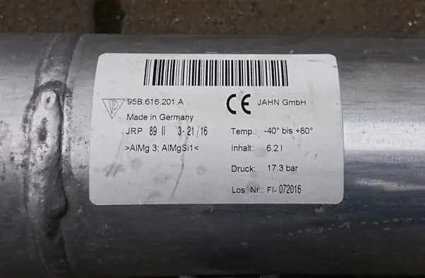 Porsche ilmasäiliö OEM 95B616201 - Käytetty image 3