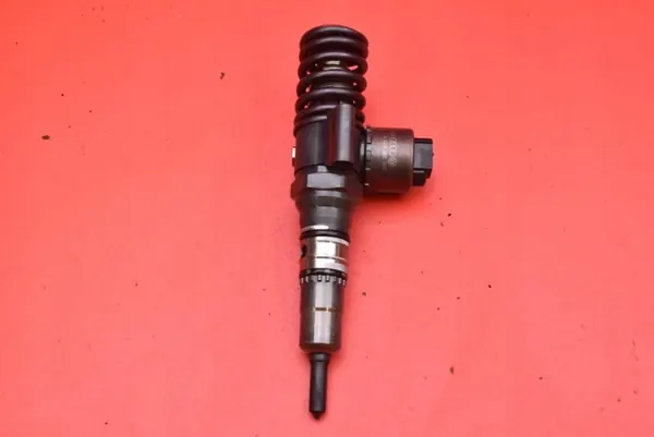 Injectiepomp OEM 03G130073B voor Audi A3 2.0 TDI image 2