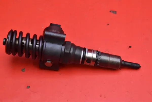 Injectiepomp OEM 03G130073B voor Audi A3 2.0 TDI image 4