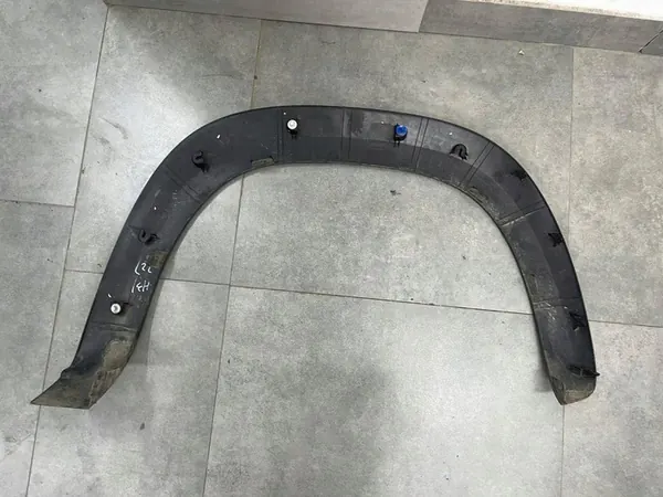 Vasen lokasuojan trimmi Dacia Spring 638139334R image 8