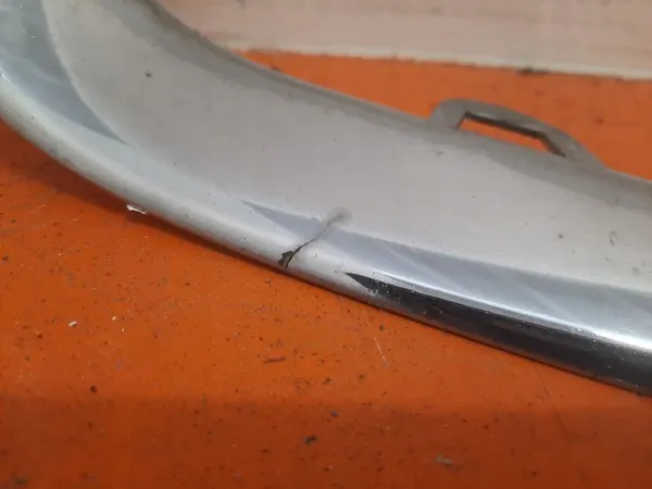 Etupuskuri kromilista Skoda Superb II image 4