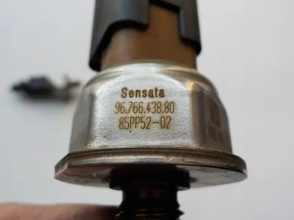 Injector Peugeot 308 1.6 E-HDI OEM 9676643880 image 3