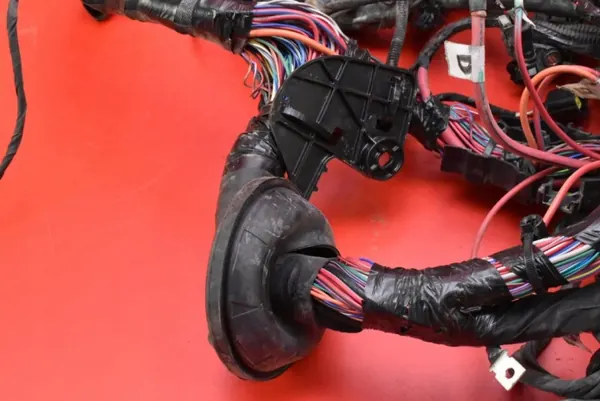 Harness eléctrico Tesla OEM 3135153-05-C para Model S Performance image 9