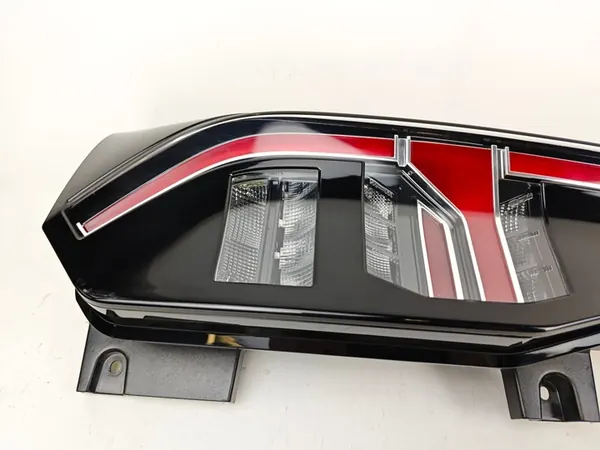 VW Caddy V Lámpara Trasera Izquierda 2K7945207E image 2