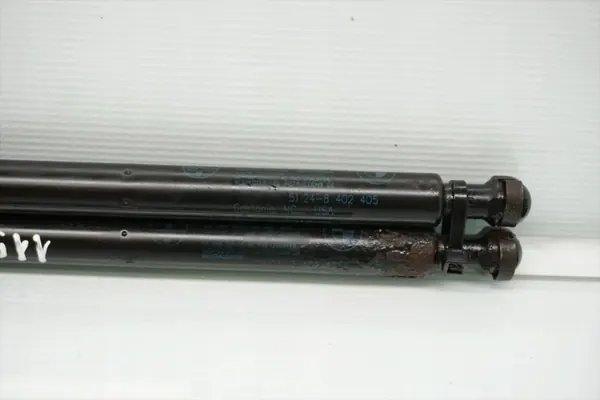 BMW X5 Heckklappendämpfer OEM 8402405 (2003-2003) image 3