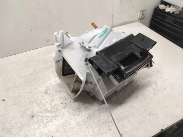 Subaru Forester I lämmitysydin OEM 72110-FC040 image 4