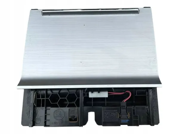 Skoda Octavia Mk3 Mittelkonsole Aschenbecher OEM 5E1863077H image 2