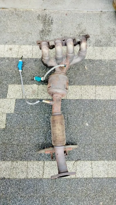 Catalyseur Ford OE AV615G232DE d'occasion image 2