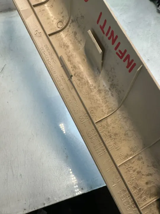 Infiniti G37 Oikea kynnyspeite OEM 769B4JK20D image 4