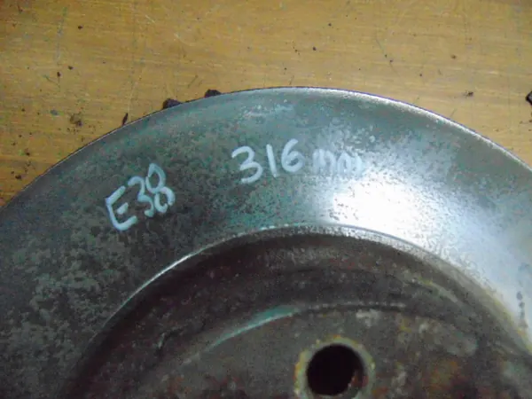 Disques et Étriers de Frein Avant BMW E38 - 4 Pistons image 4