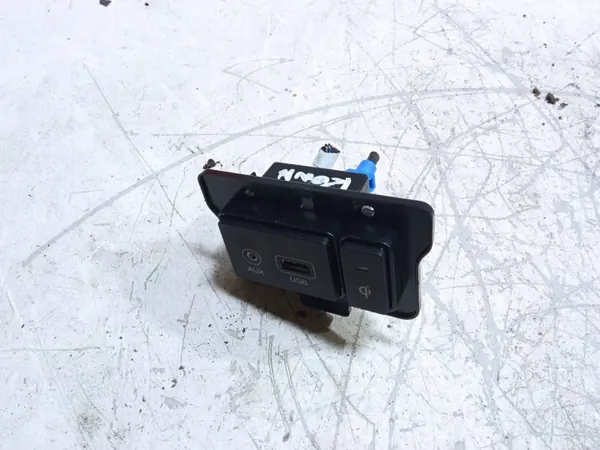 Hyundai Kona USB/AUX-poort OE 96120-J9600 image 2