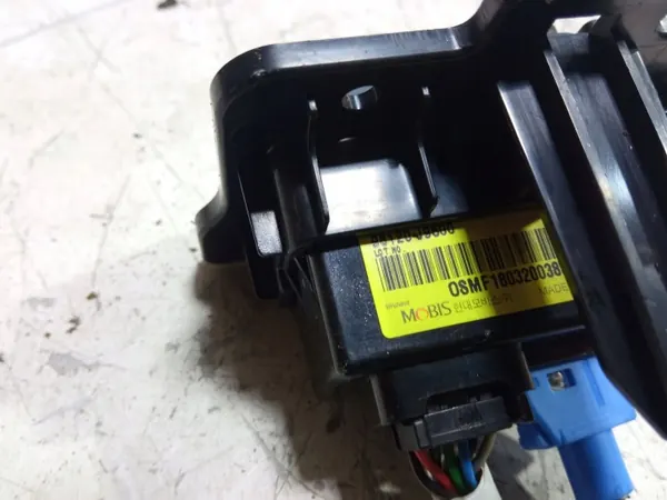 Hyundai Kona USB/AUX-poort OE 96120-J9600 image 3