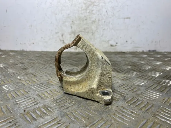 Nissan OE FOB21549 Lagersteunbeugel image 2