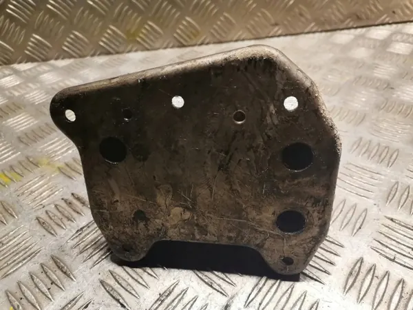 Arrefecedor óleo caixa Mercedes-Benz C W203 OEM 6111880501 image 3
