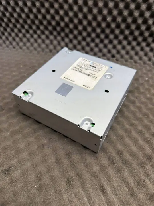 Tesla Model S Multimediastation OEM 100478702DVV image 2