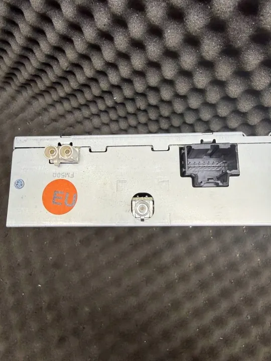 Tesla Model S Multimediastation OEM 100478702DVV image 3