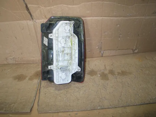 Luz Trasera Izquierda VW Caddy III Lift 2K1945095E image 4