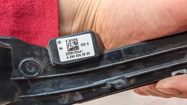 Intermitente espejo Mercedes OEM A0999063803 Derecho image 8