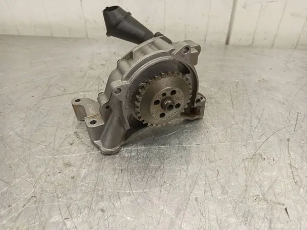 Öljypumppu OEM 03C105AC VW 1.4 TSI moottorille image 2
