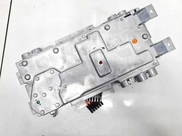 Tesla Model S Spänningsomvandlare OEM 104889300A image 2