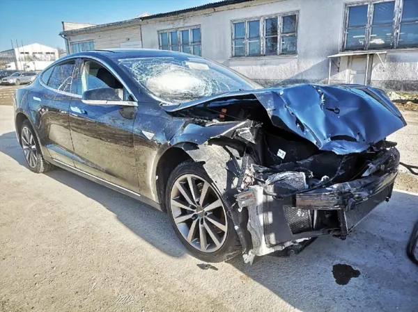 Tesla Model S Spänningsomvandlare OEM 104889300A image 5