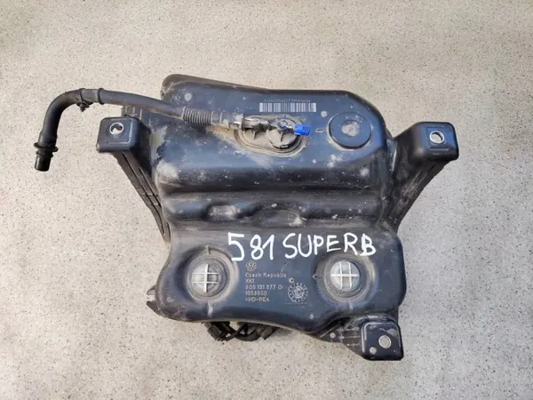 Tanque AdBlue OEM 3Q0131877D para Skoda Superb III 2.0 TDI image 2