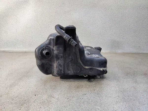 Tanque AdBlue OEM 3Q0131877D para Skoda Superb III 2.0 TDI image 5
